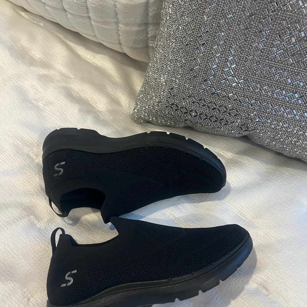 Black Knit Slip-On Shoes